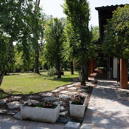 Villa De Alberti Vergiate Buitenkant foto